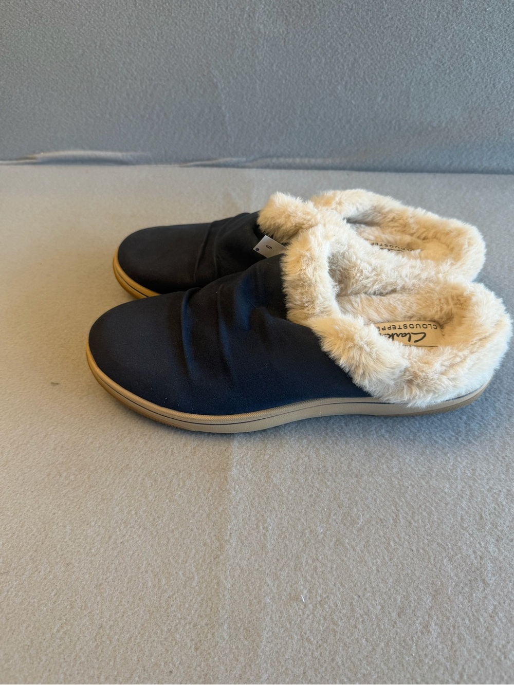 Clarks Navy Slip-On Sandals with Cream Faux-Fur Trim 9